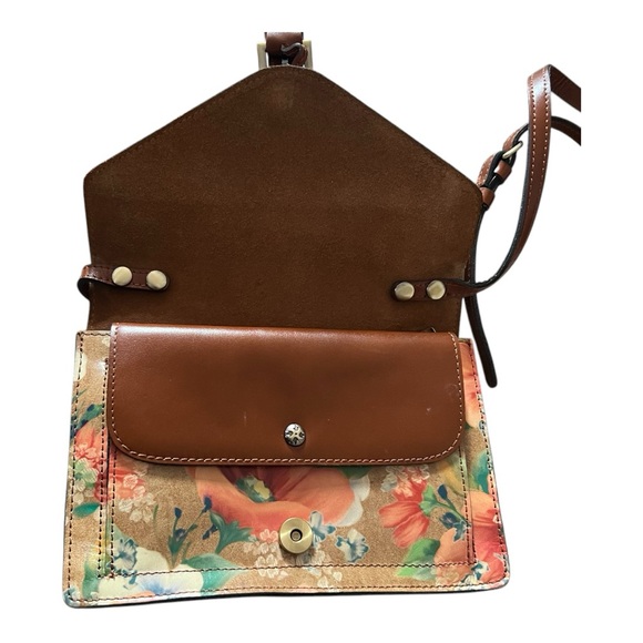 Patricia Nash
Apricot Blessings Cassano Leather Crossbody Bag - Picture 3 of 6